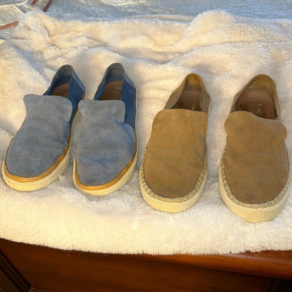 Toms Women’s Suede Slip ons Size 9.5